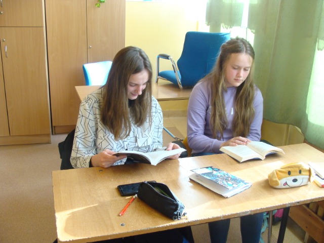 „Przerwa na czytanie” w szkole w Ostrowie - Obrazek 8